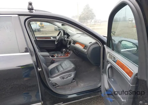 2013 Volkswagen Touareg Vr6 Lux z USA, uszkodzony, nr VIN WVGEF9BP2DD006220